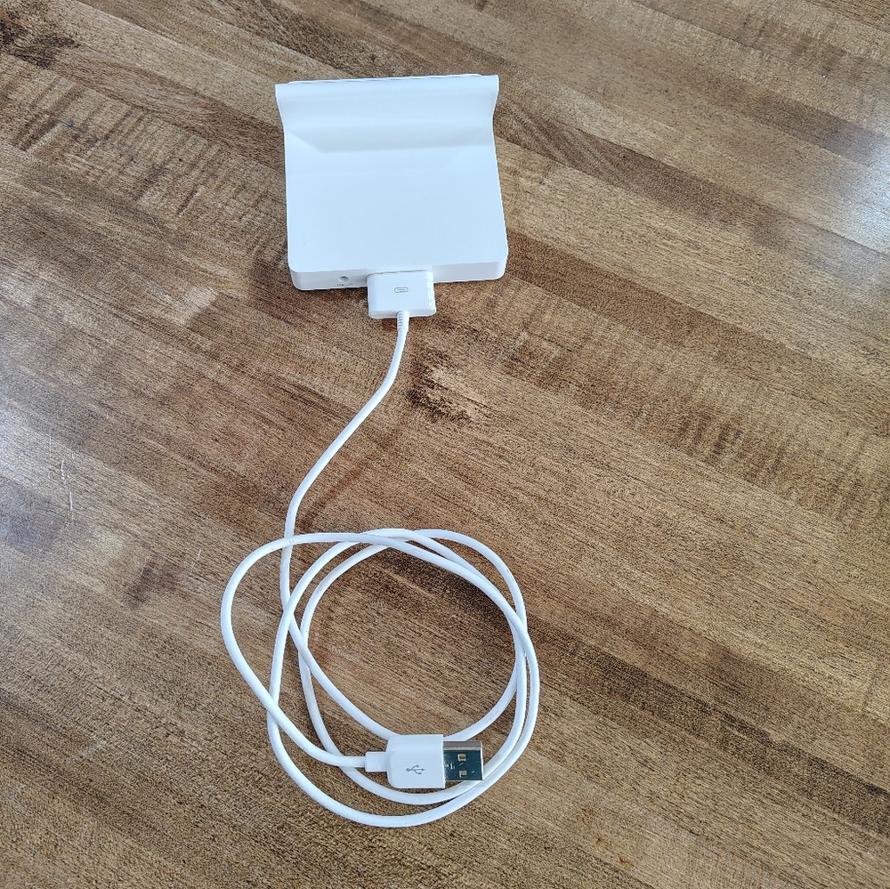 Apple IPAD 2/3 Offical Dock/Stand/Cradle/CHARGE